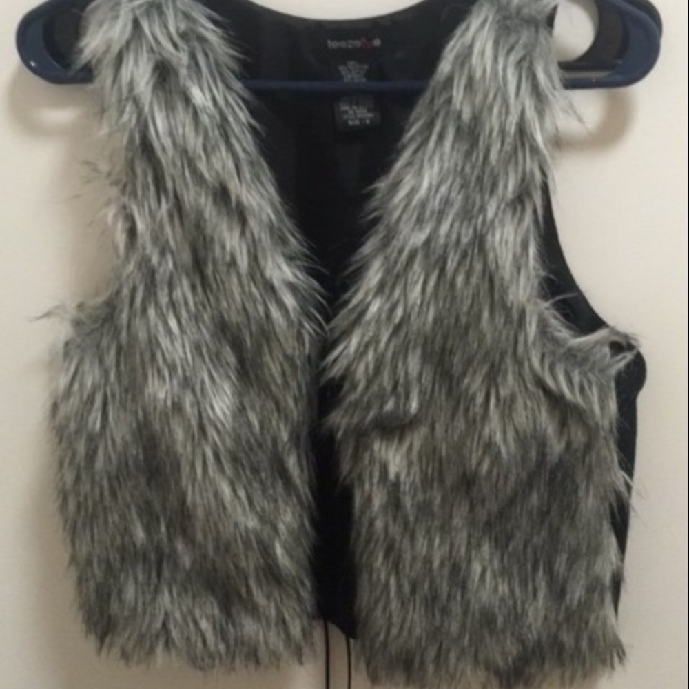 Fur vest